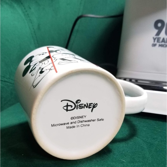 Mickey Mouse Coffee Maker w/ Ceramic Mug - Picture 9 of 9